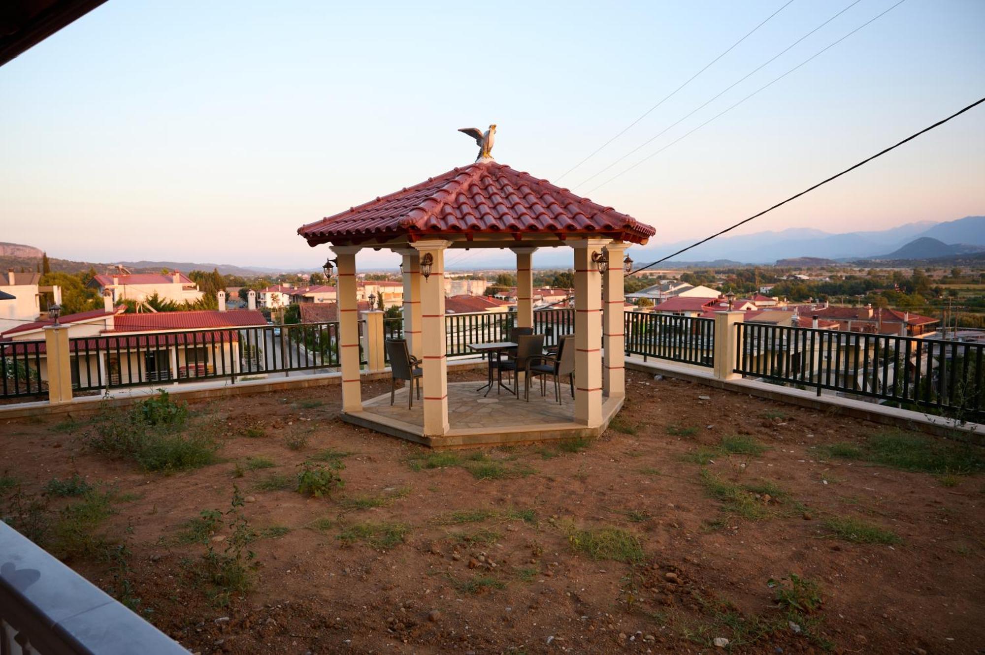 Famissi Suites 2 Καλαμπάκα Εξωτερικό φωτογραφία